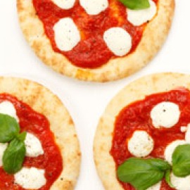 Mini pizzas made from pitas.